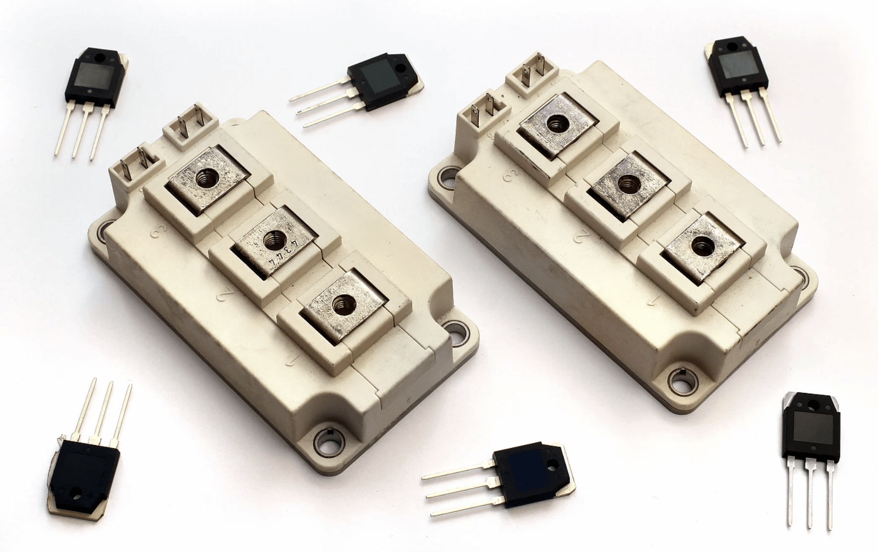 EV Power Inverter IGBT Module