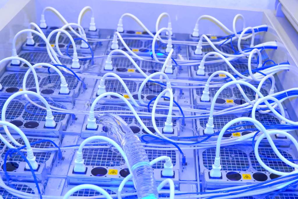 Immersion Cooling of Miners