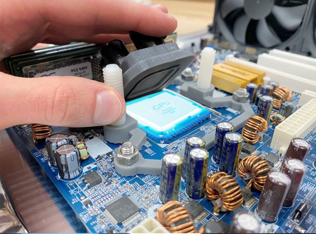SmartLid Photo SmartLid liquid cooling product