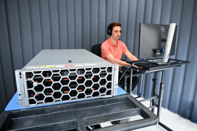 XE7745 Testing Liquid-Cooled Dell XE7745
